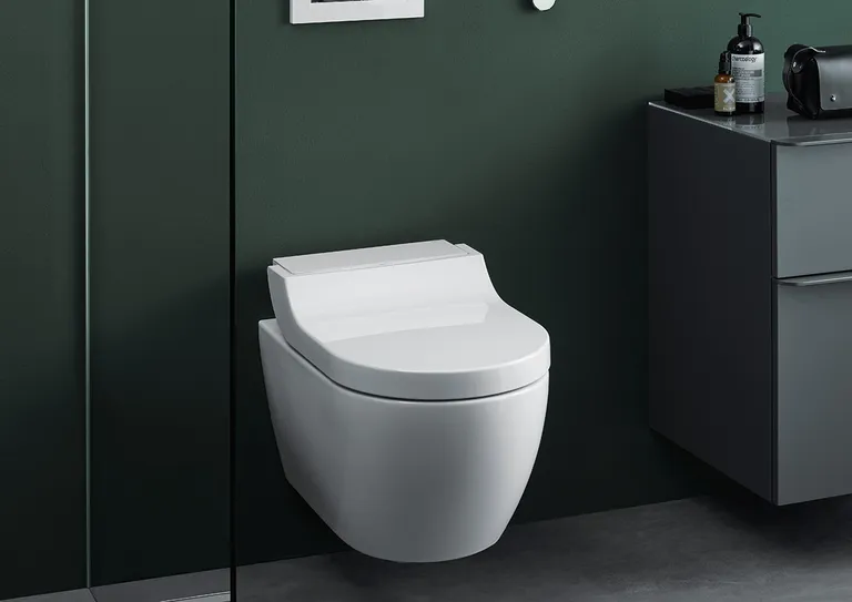 Geberit AquaClean Tuma Comfort sete og toalettskål, vegghengt
